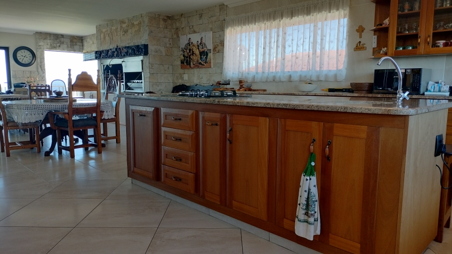 3 Bedroom Property for Sale in Grootbrakhoogte Western Cape
